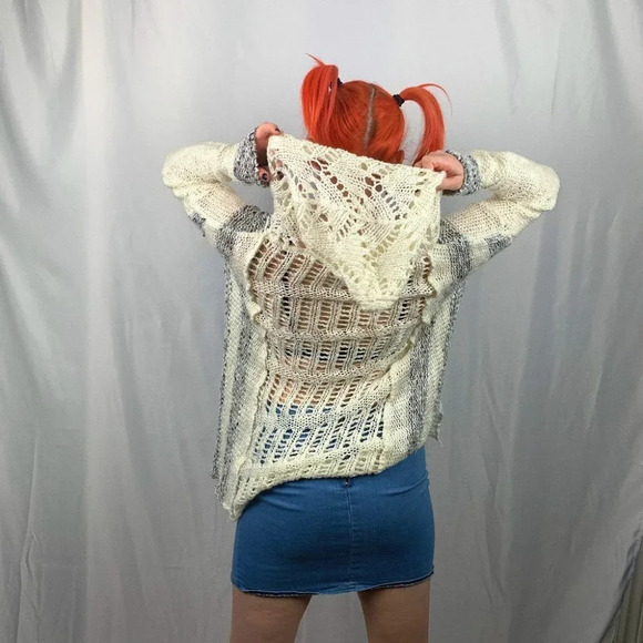 Love & Liberty Cream & Blue Knit Hooded Sweater size Medium - Picture 3 of 10